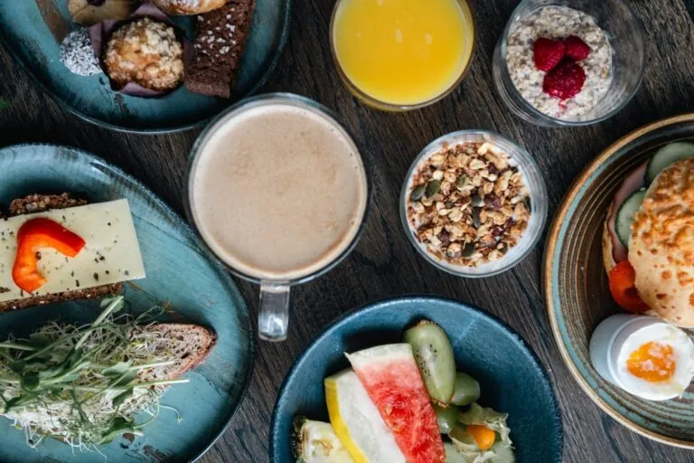 Morgonspa med frukostbuffé
